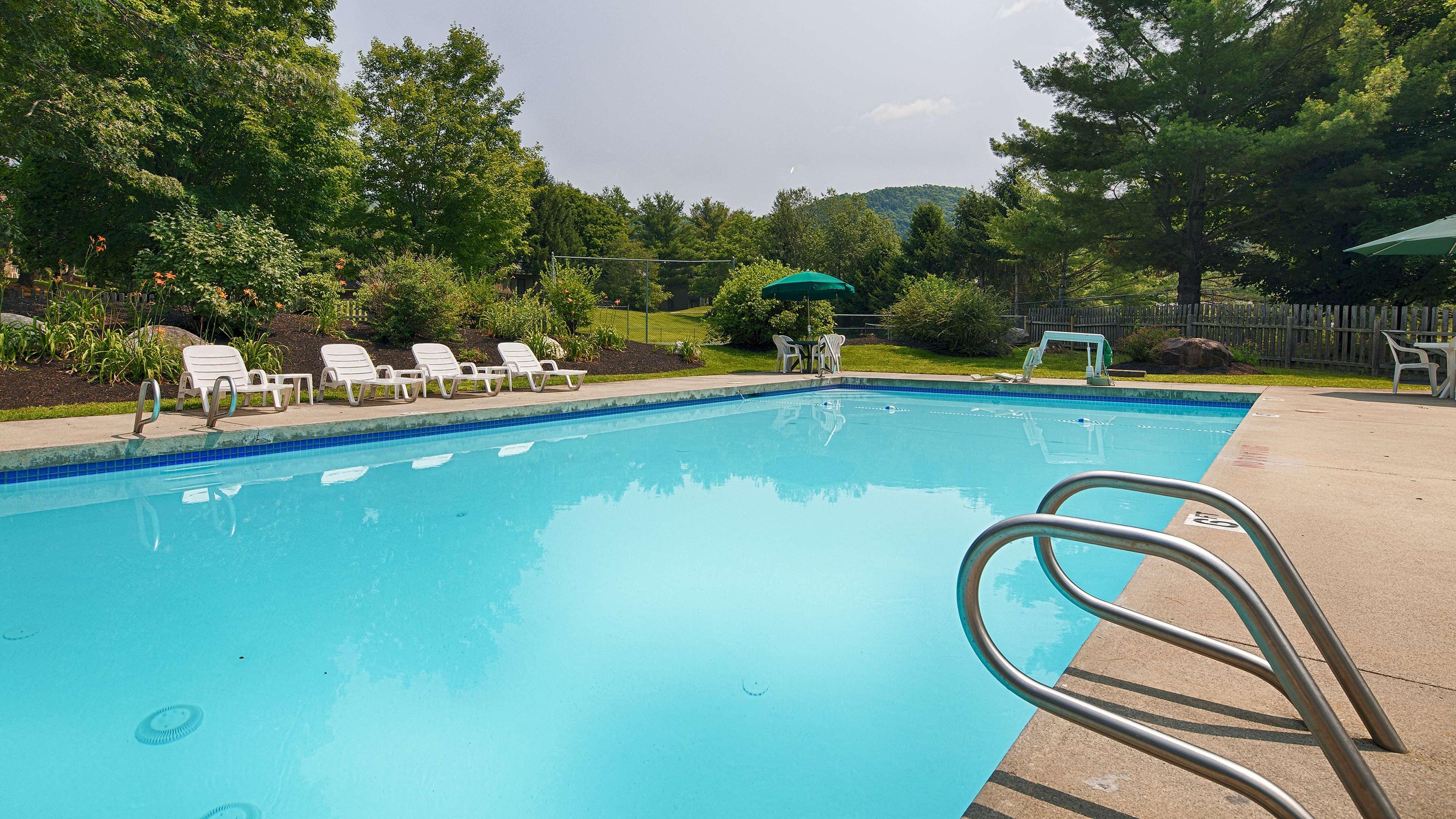 Best Western Inn & Suites Rutland-Killington Экстерьер фото