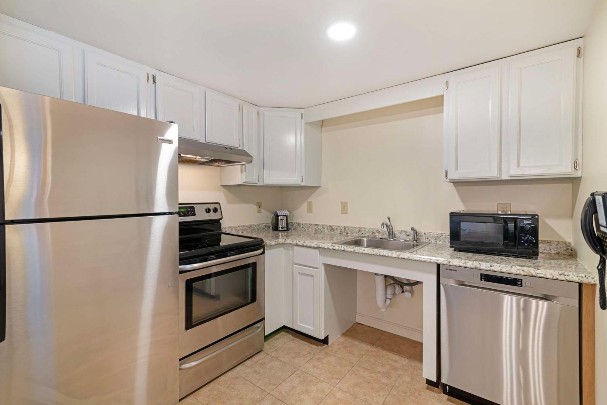 Best Western Inn & Suites Rutland-Killington Экстерьер фото