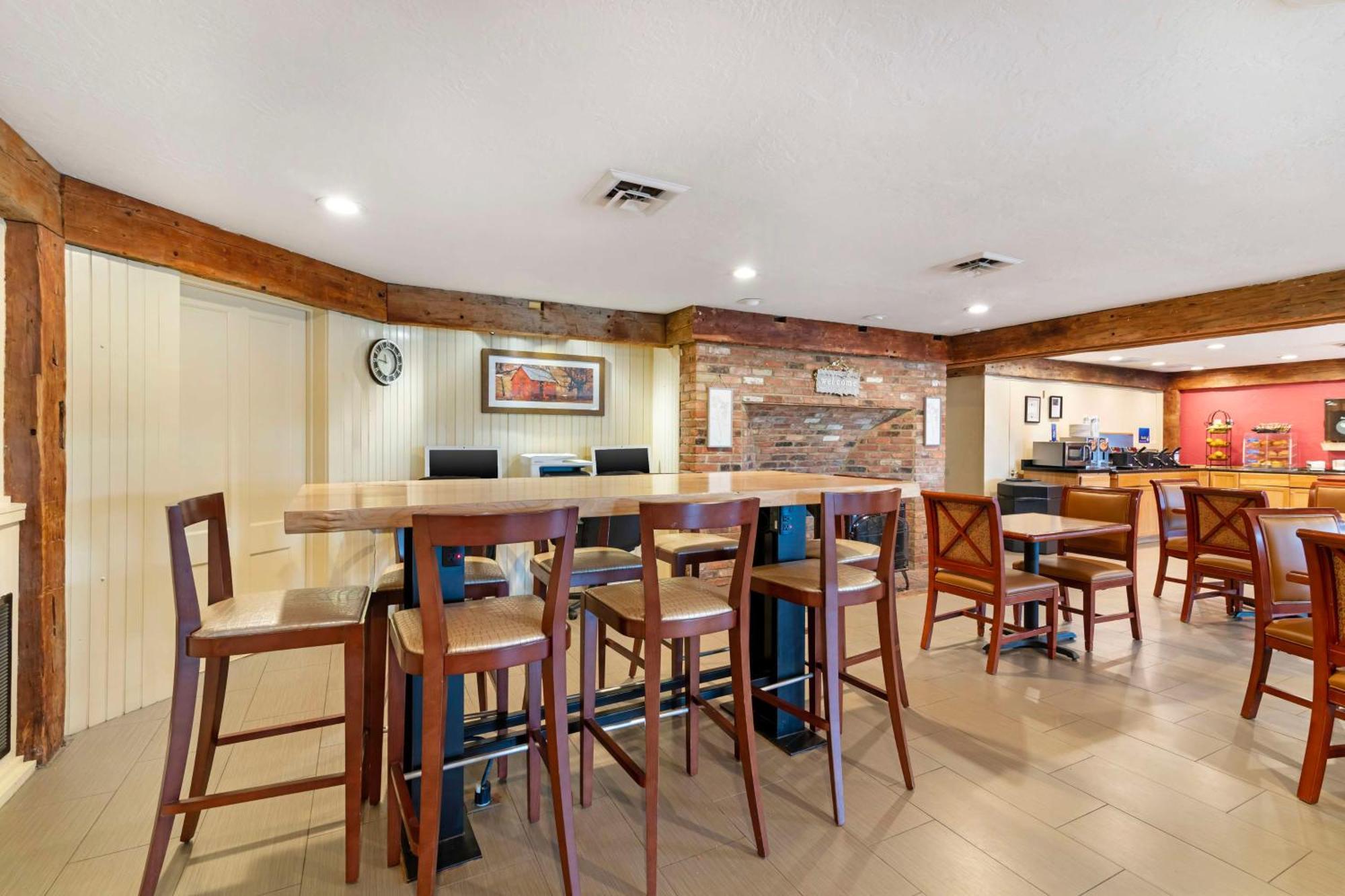 Best Western Inn & Suites Rutland-Killington Экстерьер фото