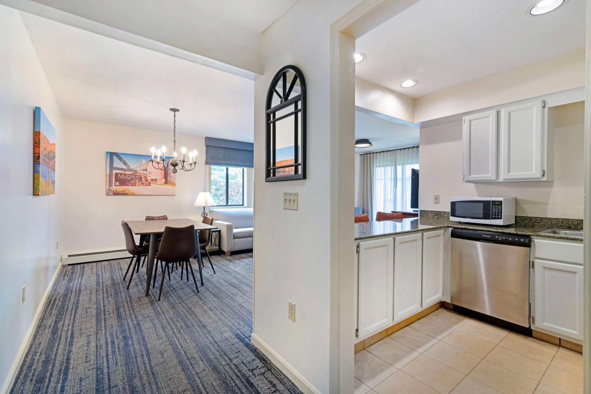 Best Western Inn & Suites Rutland-Killington Экстерьер фото