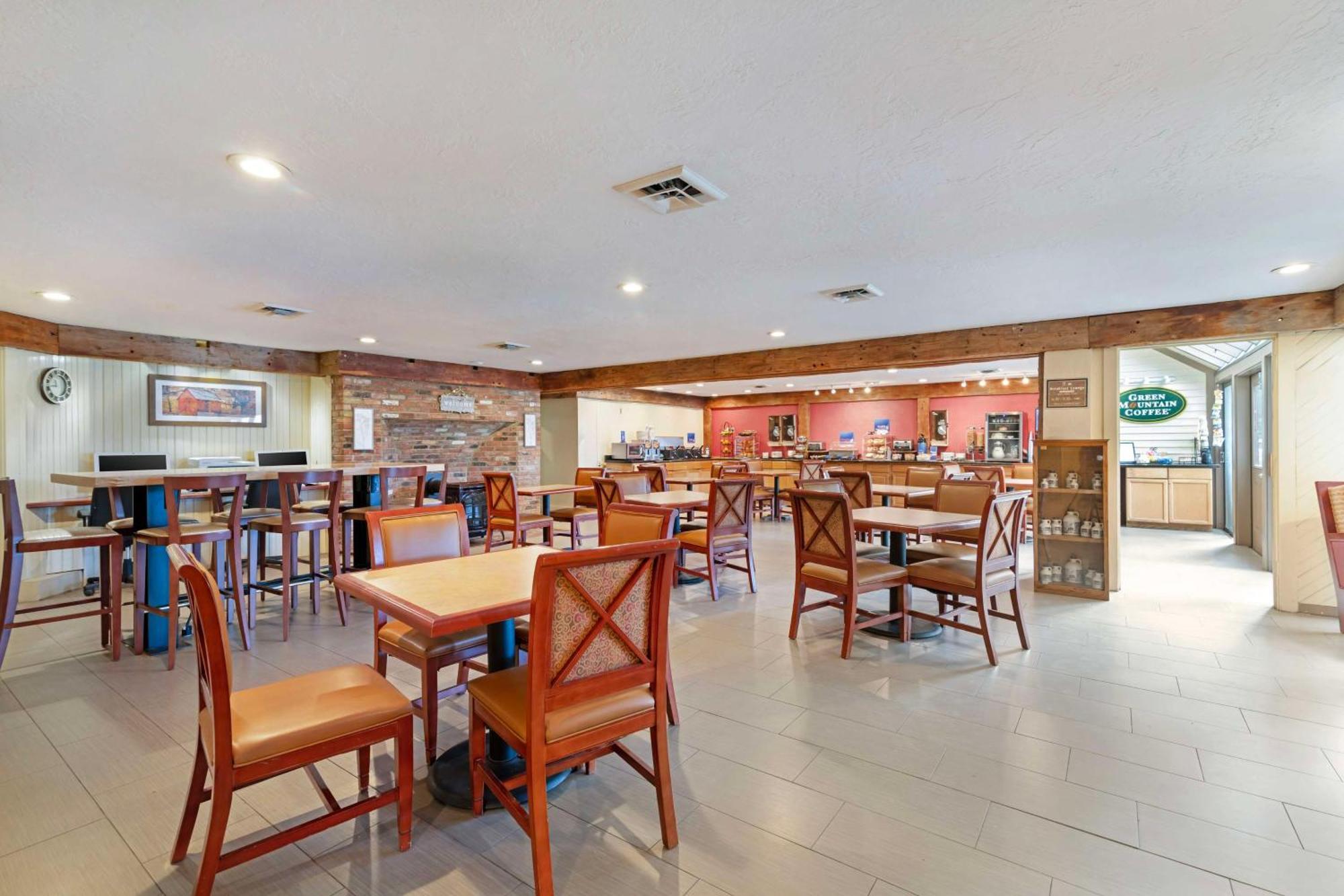 Best Western Inn & Suites Rutland-Killington Экстерьер фото