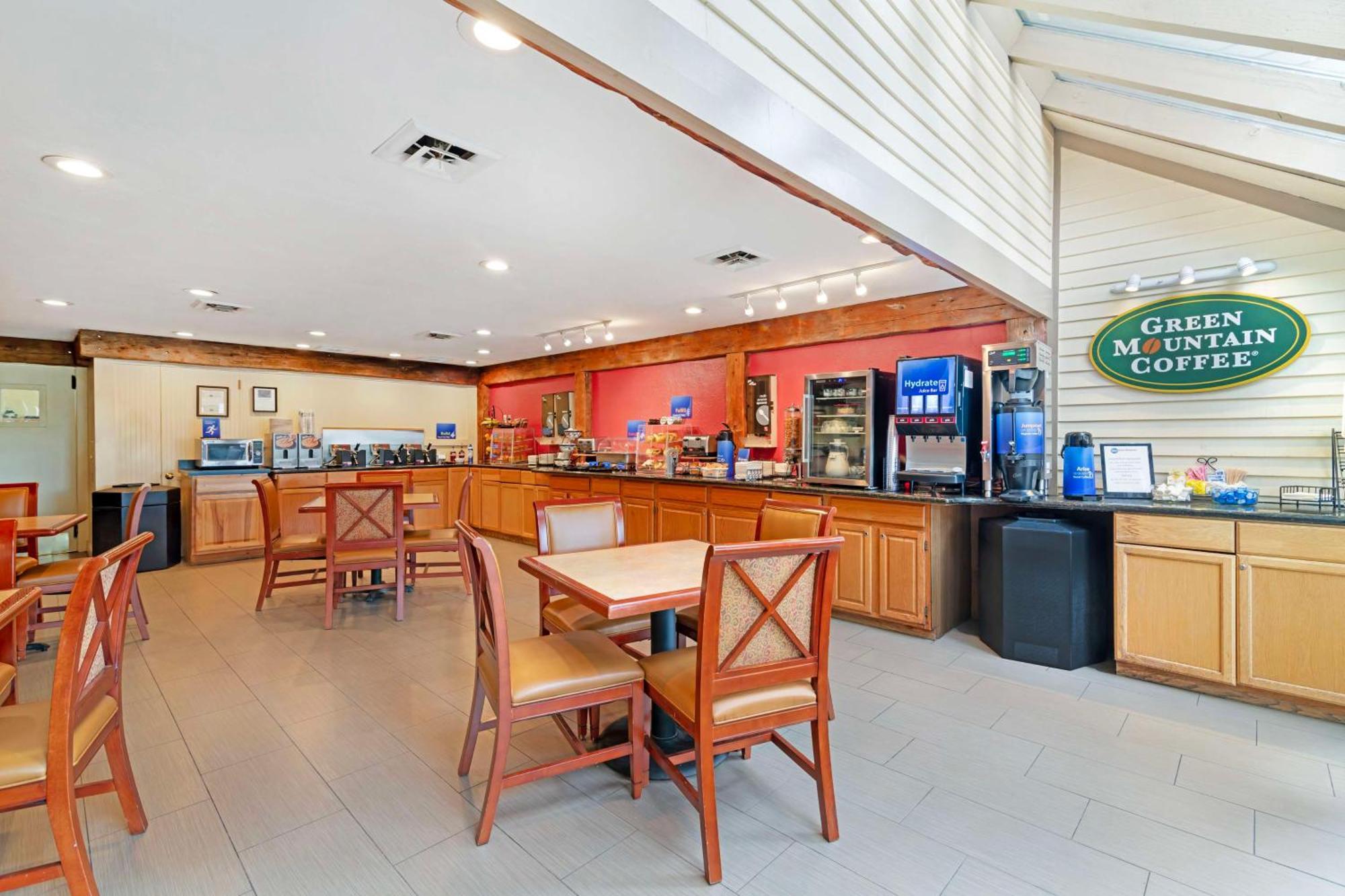 Best Western Inn & Suites Rutland-Killington Экстерьер фото